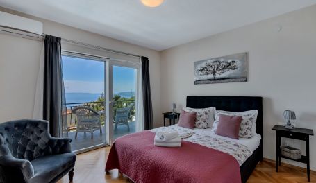 Villa Theos