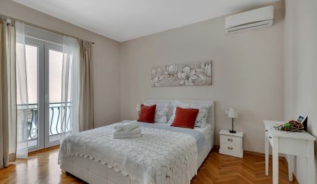Villa Theos