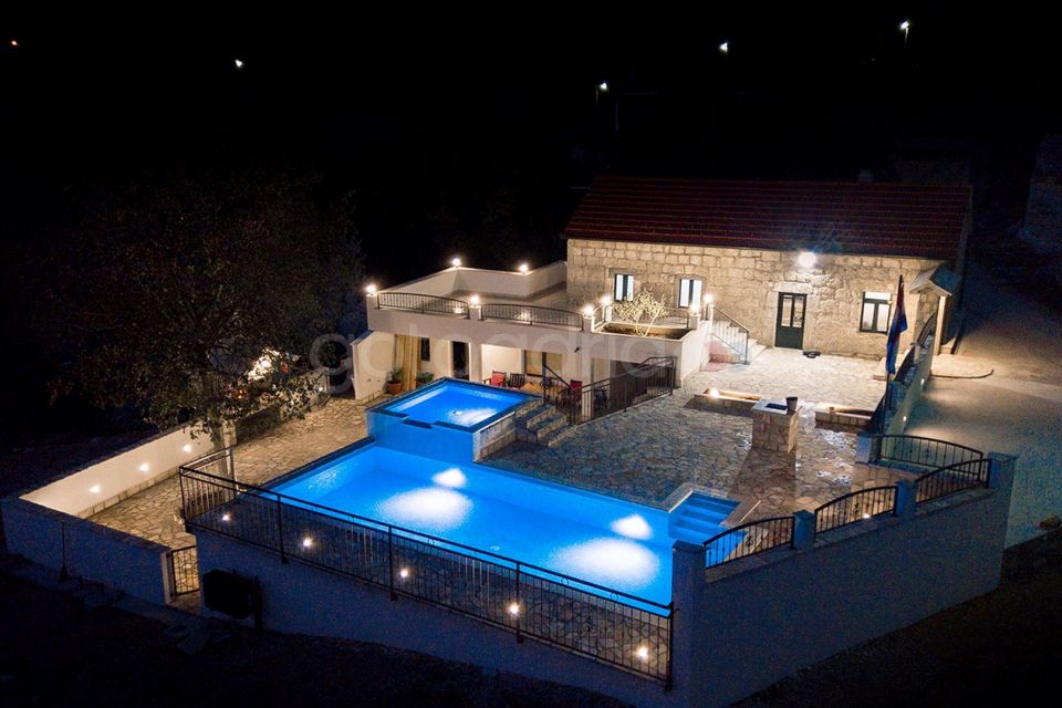 Stipanovi Dvori • Private Pool • Getaway • Party allowed