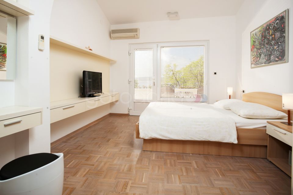 Ljubica I BeachFront Apartment