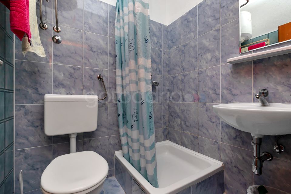 Apartman uz plazu Maria IV 