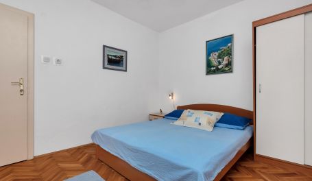 Apartman uz plazu Maria III