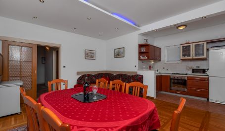 Apartment Bugenvilija I