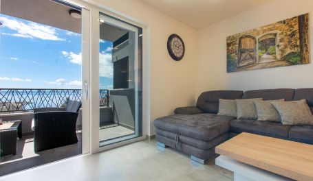 Seaview apartment Leana V