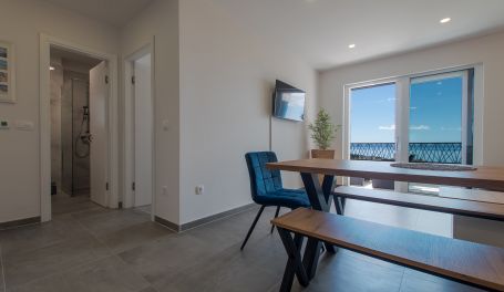 Seaview apartment Leana V