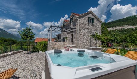 Villa Le Adria • Hot Tub • Free Beach Parking