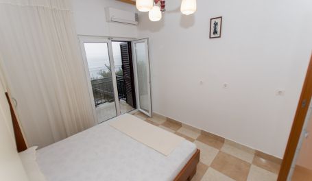 Apt near the beach Jagodia IV